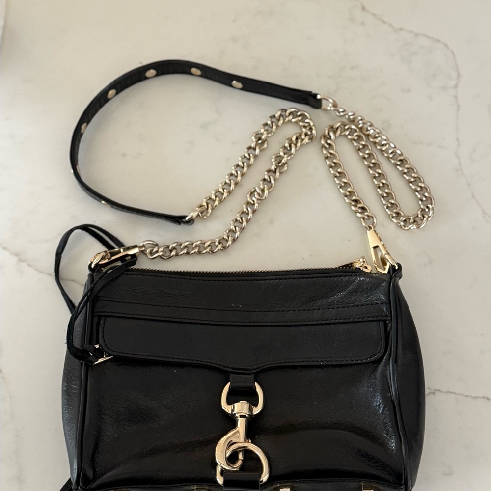 Chic Black Leather Handbag with Gold Chain